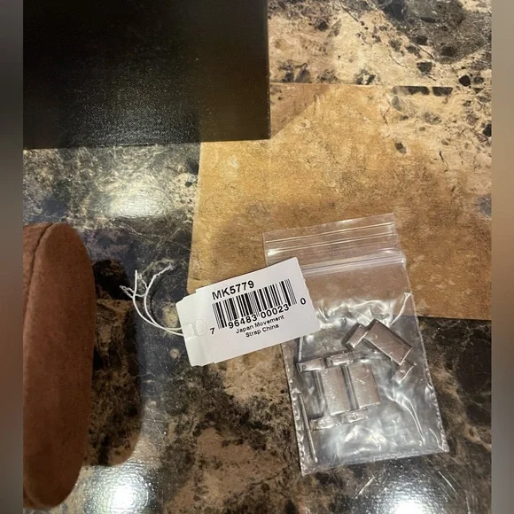 Michael Kors MK5779 Stainless Steel Ladies Watch ⌚️ - Picture 10 of 11